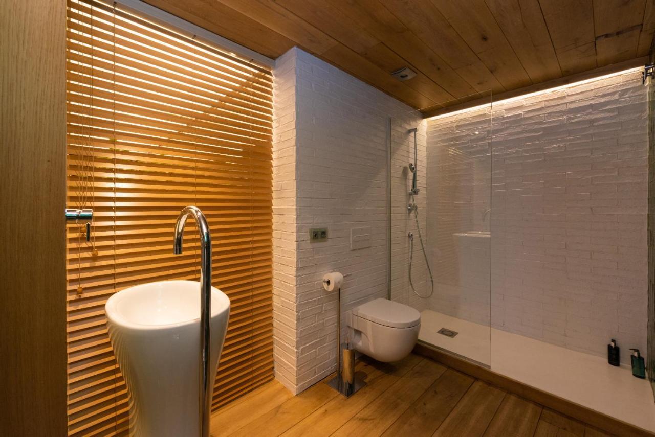 Petit Luxe Loft Apartment Terrassa Exterior photo